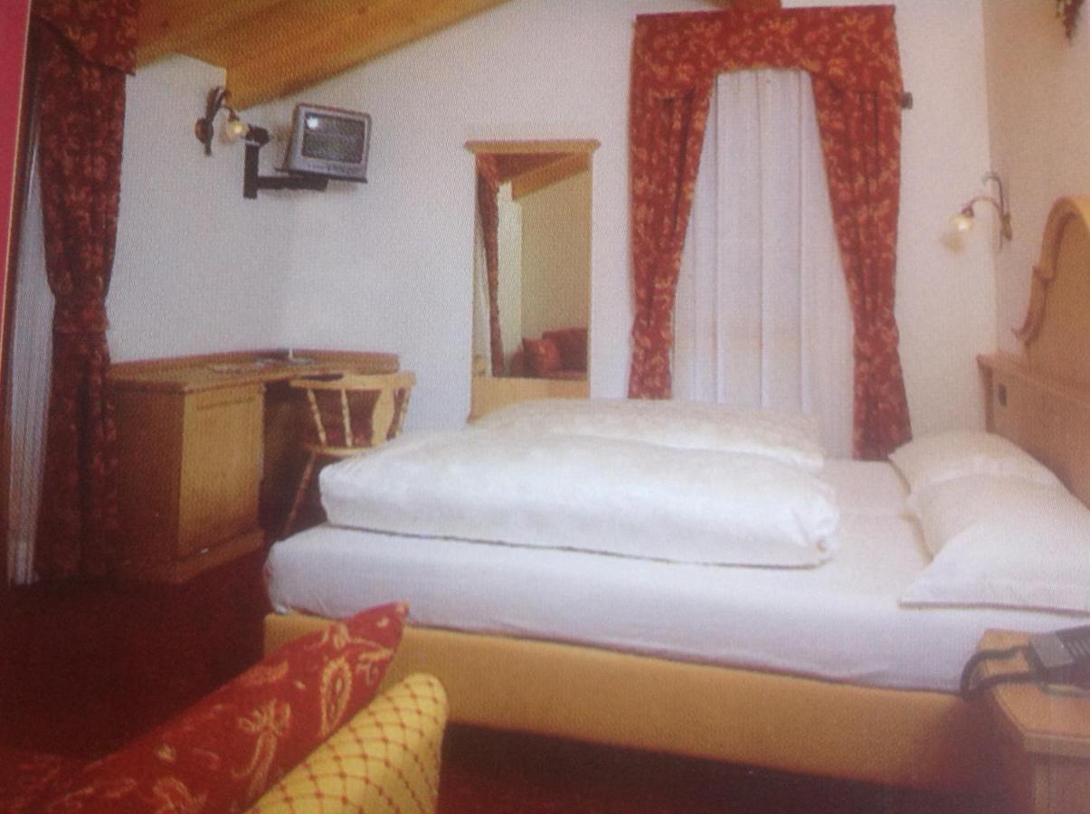 Hotel Pordoi - Fam Furgler อารับบา ภายนอก รูปภาพ