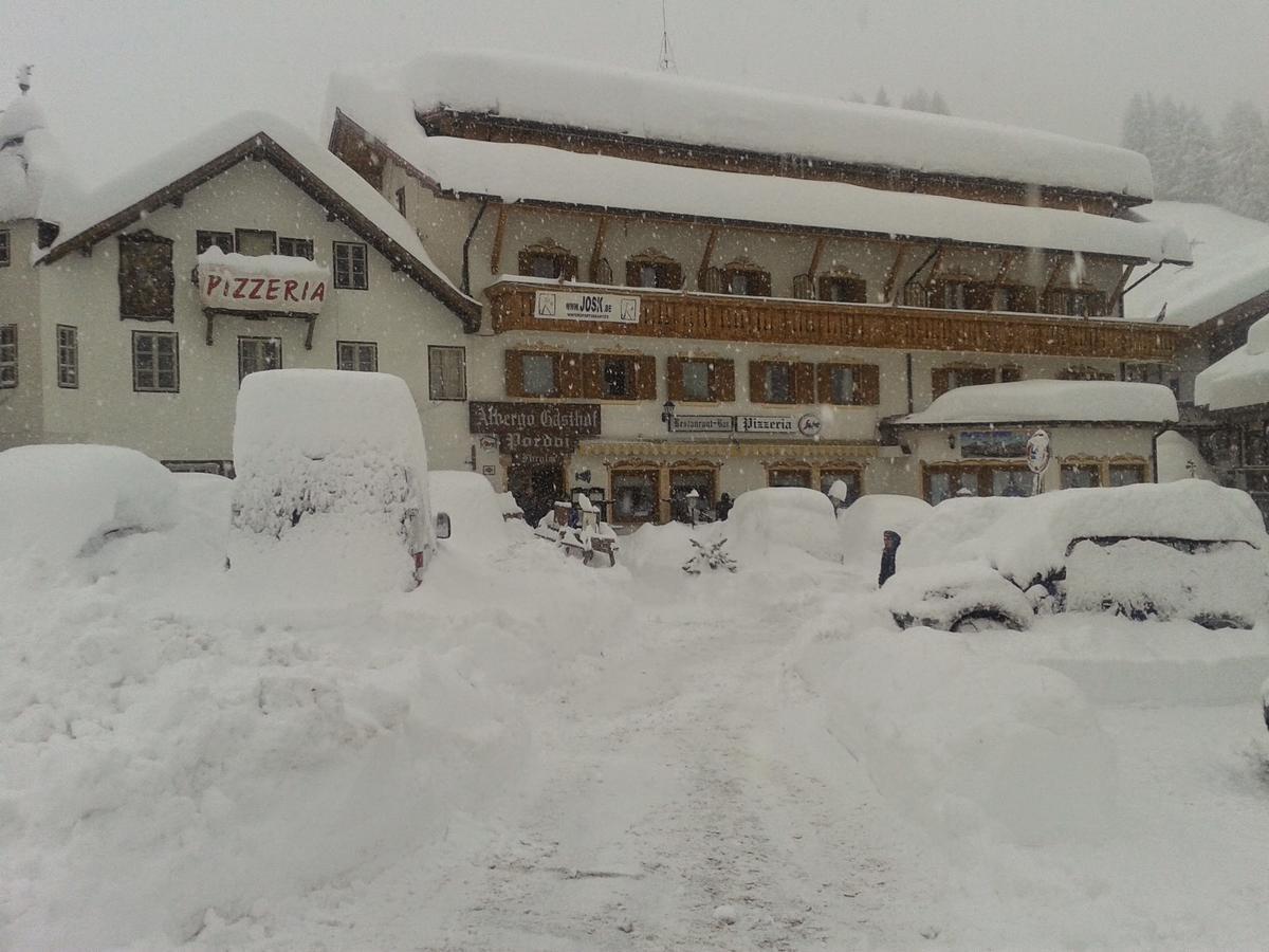 Hotel Pordoi - Fam Furgler อารับบา ภายนอก รูปภาพ