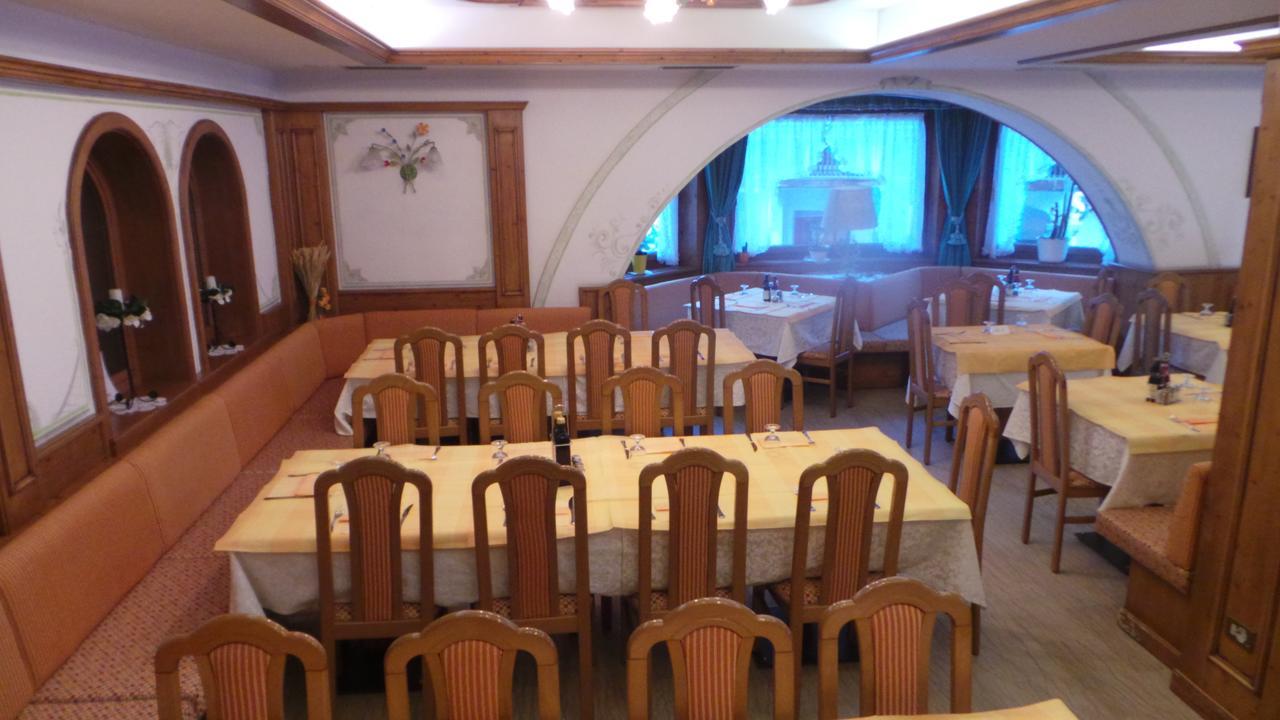 Hotel Pordoi - Fam Furgler อารับบา ภายนอก รูปภาพ