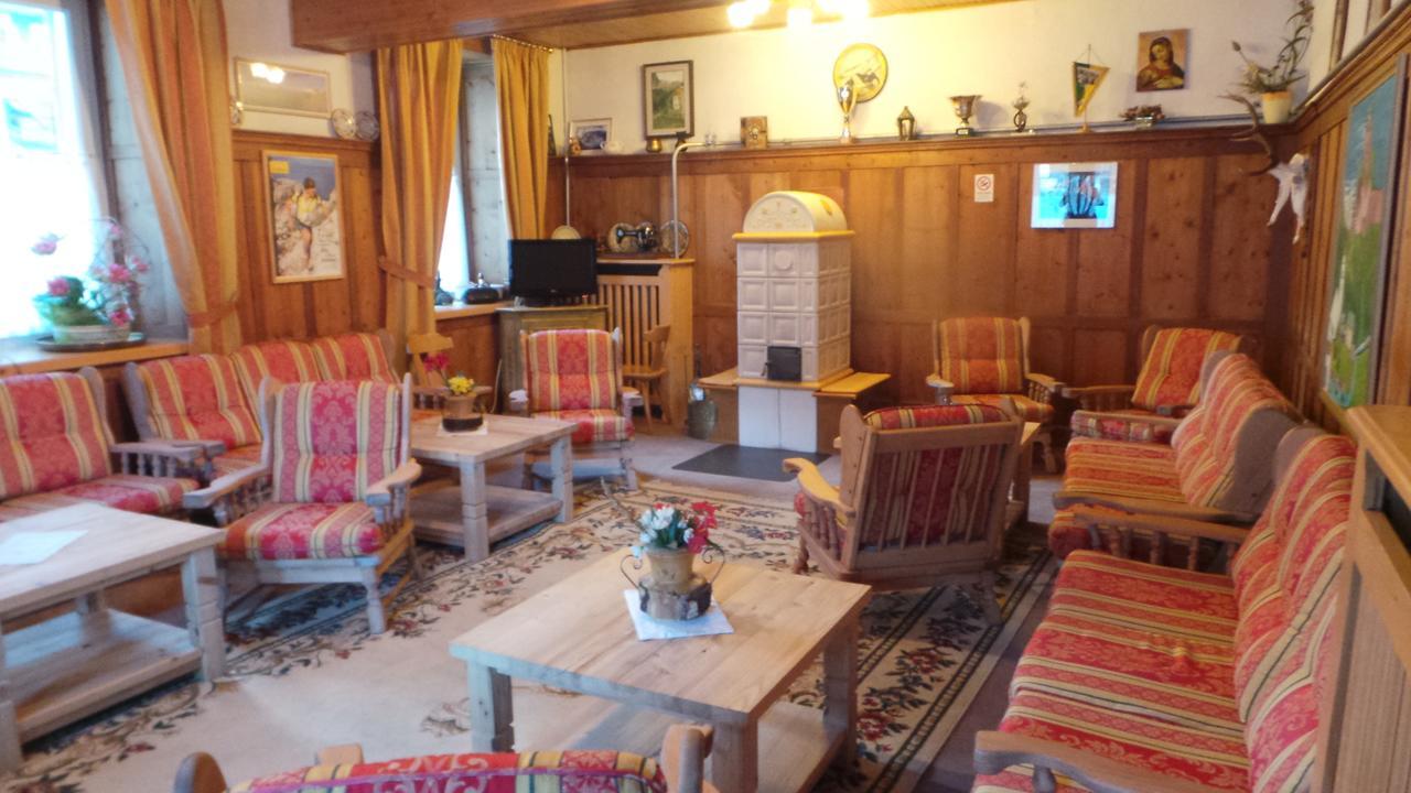 Hotel Pordoi - Fam Furgler อารับบา ภายนอก รูปภาพ