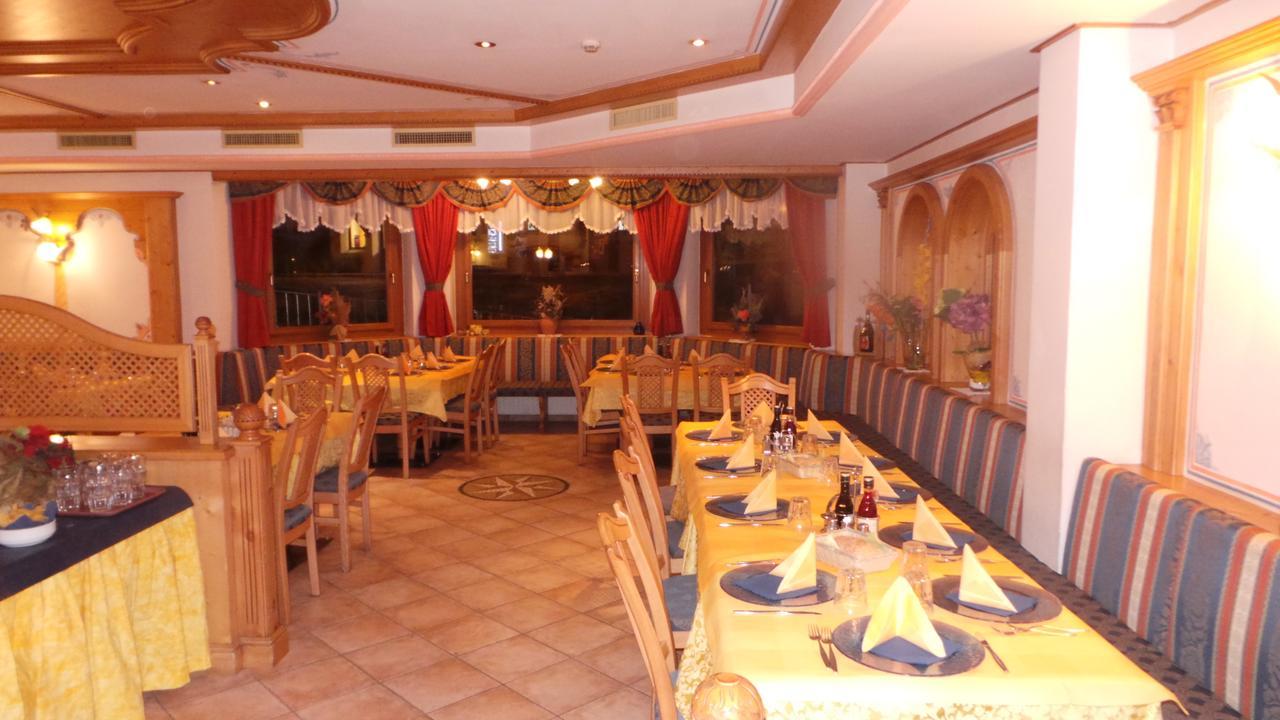 Hotel Pordoi - Fam Furgler อารับบา ภายนอก รูปภาพ